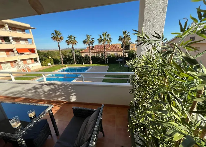 Los Nietos Apartment